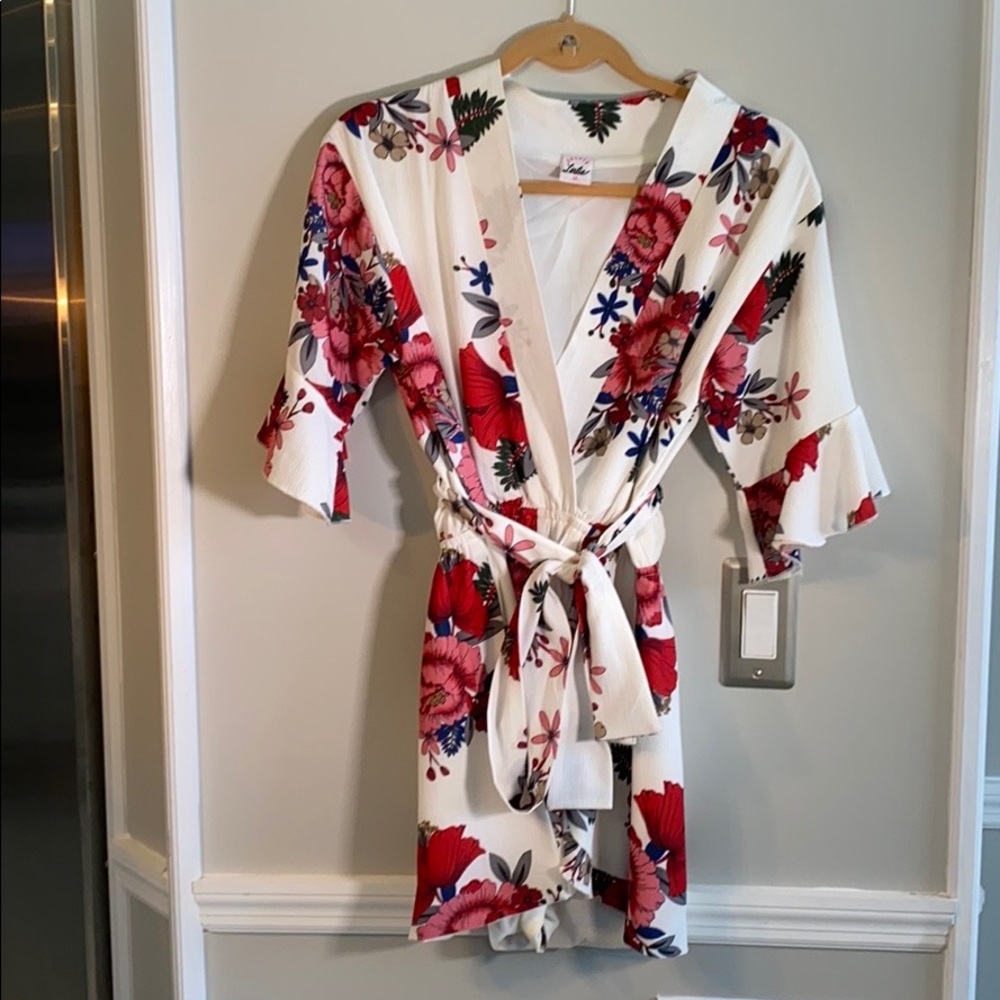Selfie Leslie romper